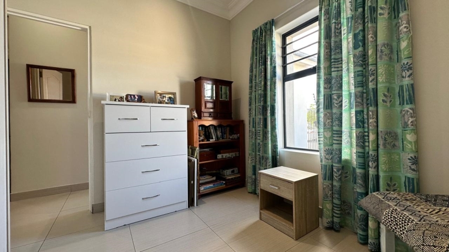 2 Bedroom Property for Sale in Parklands North Western Cape